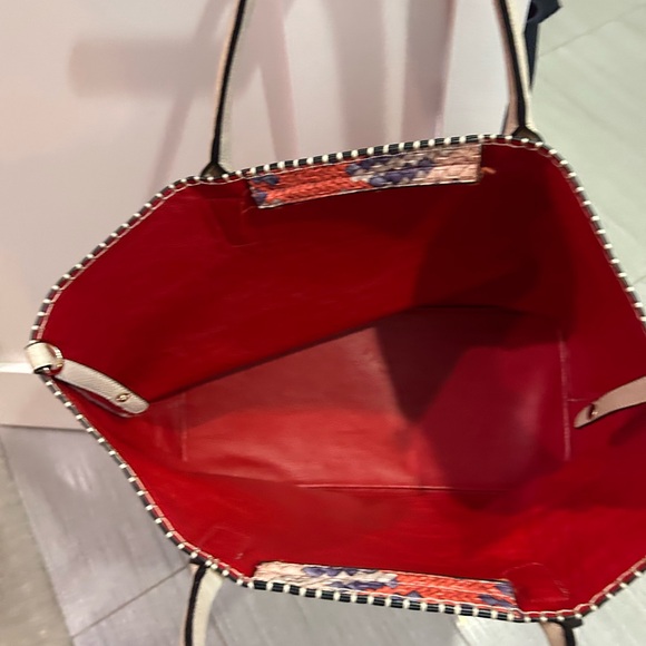 Faux designer tote - Picture 3 of 4